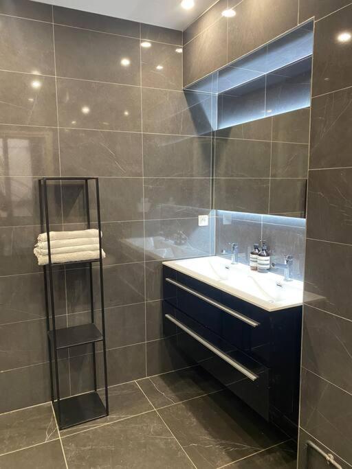 פריז Superbe Appartement Batignolles מראה חיצוני תמונה